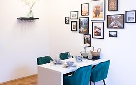 Blue Velvet - Haus Mit Geschichte